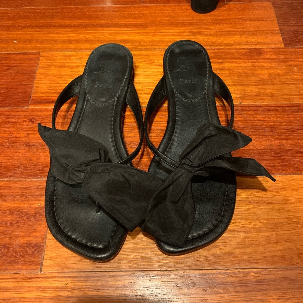 Christian louboutin bow flat sandals